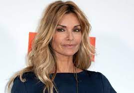 Son salaire lui permet par la suite de prendre des cours de théâtre auprès de robert cordier, chez acting international. Ingrid Chauvin Ne Pourra Pas Adopter J Y Passerai Ma Vie Entiere Je Ne Renoncerai Pas Elle