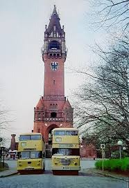 Traditionsbusse An Der Haltesstelle Grunewaldturm In 2020 Bvg Berlin Bus Turm