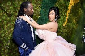 Belcalis marlenis almánzar (born october 11, 1992), known professionally as cardi b, is an american rapper, songwriter, and actress. Cardi B Bercerai Dari Offset Saya Tidak Menangis Setetes Pun Halaman All Kompas Com