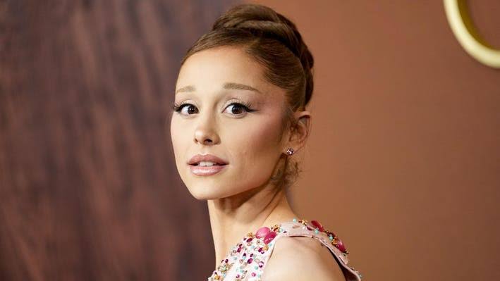 Ariana Grande Will Perform Tonight Despite Upcoming Break Amid Health Speculation