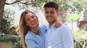 La pareja ha querido compartir la feliz noticia con una entrañable imagen familiar donde sus hijos aparecen besando la tripita de su madre. Alice Campello Recuerda Su Peor Momento Con Morata No Te Di Todo Lo Que Podia As Com