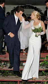 Caroline kennedy, jfk's daughter, married artist edwin schlossberg in 1986. 16 Legendare Hochzeitskleider Die Wir Nie Vergessen Werden Hochzeitskleid Kleid Hochzeit Hochzeitsfeier Ideen