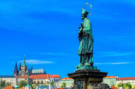 Karlův most socha po soše. Kudy Z Nudy Socha Svateho Jana Nepomuckeho Z Karlova Mostu