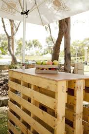 comment fabriquer un bar en palette pour le jardin palette jardin salon de jardin palettes bar en palette