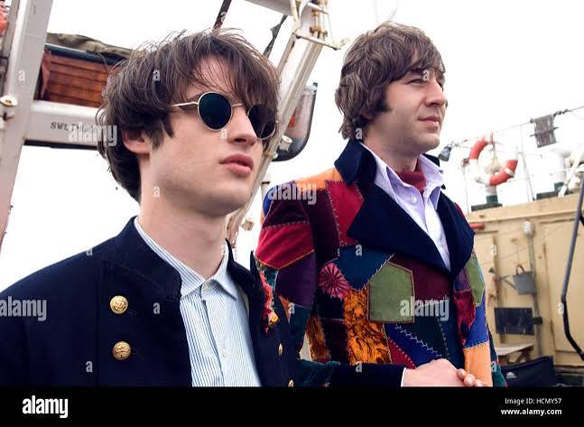 PIRATE RADIO, (aka THE BOAT THAT ROCKED), from left: Tom Sturridge, Chris  O'Dowd, 2009. ©Focus Features/courtesy Everett Stock Photo - Alamy