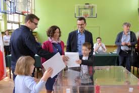 Cena okazyjna, jak wycenił później morawiecki miał zeznać, że o gruntach tych dowiedział się od metropolity wrocławskiego kard. Mateusz Morawiecki Iwona Morawiecka Radiomaryja Pl