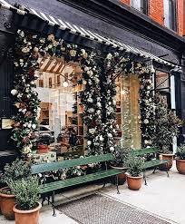 New Fall Flowers Up Outside Of Sezane By Floratorium Arielle Sophia Nomofomo Fomo Fomofeed Nyc Autumn Window Display Window Display Sezane
