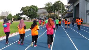 If you're at the standard chartered marathon, give the new 100plus edge drink a go! Mohd Faiz Bin Abdul Manan Hari 100plus Aktifkan Malaysiaku 2017