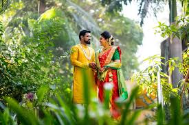 We are a team of professional maharashtrian wedding photographers specialized in wedding photography. Best Pre Wedding Photographer In Pune Mumbai India
