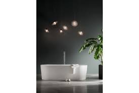 L' illuminazione zonale in bagno è sostanzialmente quella dello specchio. Lampade Bagno Arcom Bagno