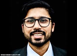 Shoaib Nizami '19 Graduates as UH Hines First Deaf Student