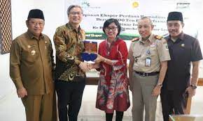 Galite susisiekti su įmone telefono numeriu (031) 8982168. Kementan Ekspor Pakan Ternak Ke Timor Leste Meningkat Poros Nusantara