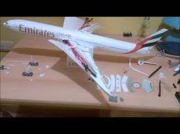 Boeing 777 emirates at gate hildrow airport. Emirates B777 300er Papercraft With Led Lights Youtube