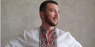 Ранее он работал ведущим новостей на телеканале украина 24. Sergej Nikiforov Foto Biografiya Semya Vedushego Novogo Press Sekretarya Zelenskogo Nv