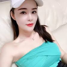 Brittany Tolbert's Instagram, Twitter & Facebook