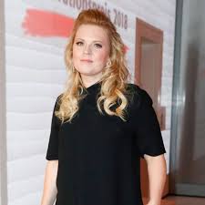 Auf der offiziellen seite der kelly family wurde ein foto von barby kelly geteilt, das die sängerin bei einem auftritt aus früheren jahren zeigt. The Kelly Family Wie Steht Es Wirklich Um Barby Kelly Gala De