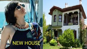 Tuba Buyukustun Moves To Her New House At Anatolian Side Turkish Actors Actors Youtube