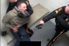 Bereits ab 24,05 € ✓ große shopvielfalt ✓ testberichte & meinungen ✓ | jetzt jesus del pozo halloween man shot eau de toilette herrenparfum günstig . Bucks Da New Hope Officer Mistook Gun For Taser Shot Man In Holding Cell