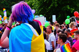 Todos y que define a aquellas personas que son atraídas por otras sin importar su inclinación sexual; Que Es Ser Pansexual Mejor Con Salud