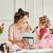 La levrette, le missionnaire ou encore l'andromaque… quelles sont les positions sexuelles qui remportent les faveurs de la gent féminine ? A Partir De Quel Age Ma Fille Peut Elle Se Maquiller Femme Actuelle Le Mag