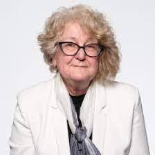 Amanda Glaister's Instagram, Twitter & Facebook