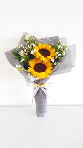 Valentine Flower Delivery Singapore In 2020 Valentines Flower Delivery Flower Arrangements Flower Delivery