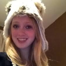 Starr Snyder (@StarrLinsaya)