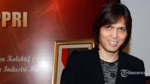 Lagu aku mau adalah lagu yang dinyanyikan oleh once. Chord Kunci Gitar Dan Lirik Lagu Kucinta Kau Apa Adanya Once Mekel Lengkap Dengan Video Klip Tribunnewswiki Com Mobile