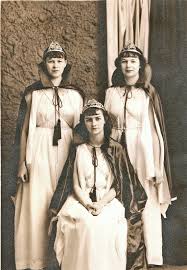 Pin By Tulipa On Jobs Daughters Jobs Daughters Clip Art Vintage Sisters