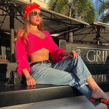 Alina laufer a reușit, după ani de așteptare, să devină în sfârșit mamă, la 39 ani. Alina Laufer Avantaje Ro De 20 De Ani Pretuieste Femei Ca Tine