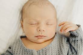 Sweet Baby Details 💙 . #newborn #newbornphotography #newbornphotographer  #newbornphotoshoot #lasvegasnewbornphotographer  #lasvegasmaternityphotographer #studionewbornphotography #mosesbasket  #babyboy #hendersonnv #hendersonnewbornphotographer ...