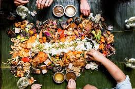 Birthday Food Ideas For Adults Pinoy No Plates No Utensils Just Your Hands Filipino Recipes Filipino Food Party Boodle Fight