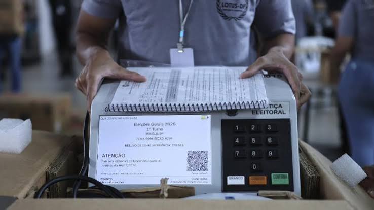 TSE diz que 421 urnas foram substituídas hoje e auditores fazem teste de integridade