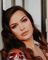 Christina Lollis's Instagram, Twitter & Facebook