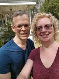 How to disconnect backup camera and lock wire from Ford pickup truck  tailgate?