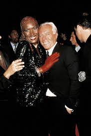 Born 11 july 1934) is an italian fashion designer. Bildergalerie Highlight Momente Der Karriere Von Giorgio Armani Vogue Germany