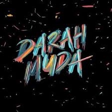 Langit malam setuju aku raja kaulah ratuku gelombang di udara memanggil namaku. Darah Muda Lagu Bunkface Wikipedia Bahasa Melayu Ensiklopedia Bebas