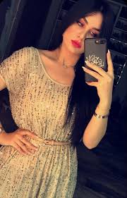 Pin By Fanooch Al On Girl S Profile Stylish Girls Photos Stylish Girl Images Girl Photography Poses