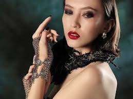 Lorena Cordero Couture added a...