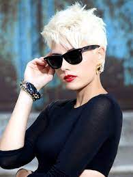 30 Chic Pixie Haircuts Razored Hairstyles For Short Hair Thick Hair Styles Short Blonde Pixie Edgy Haircuts