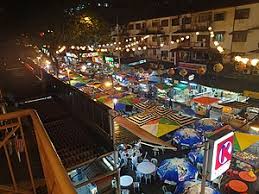It is located around jalan chow kit (chow kit road) and is enclosed by the parallel streets of jalan raja laut and jalan tuanku abdul rahman. Bukit Bintang Wikipedia