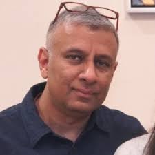 Just wrapped up the inaugural 📝 Product Management Career Lab at Columbia  Engineering (and immediately changed out of my "teaching shirt"). With a  truly brilliant group of ~110 Masters students, we…