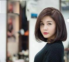 Bagi seorang wanita rambut adalah mahkota oleh karena itu kesehatan rambut serta model potongan rambut sangatlah penting untuk menunjang kecantikan seseorang. 36 Model Rambut Pendek Wanita Yang Sesuai Dengan Bentuk Wajah