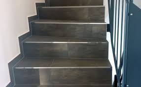 Die stufen müssen trittsicherheit bieten und komfortable zu begehen sein. Treppen Fliesen Fischer Bernhardswald