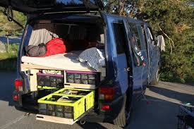 Ausbau Mit Ausziehbaren Schubladen Unter Dem Festen Bett Vw Bus Ausbau Bett Bauen Ausbau