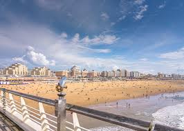 Poster, Print People enjoy themselves