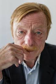 Becker ist die tochter des schauspielers rolf becker und der schauspielerin marion hansen und schwester von ben becker. Werner Beinhart 1990 Trakt Tv