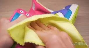 Or if it's canvas wash and apply corn flour and wrap with paper towel, and leave in the sun to dry. 3 Ways To Remove Permanent Marker From Your Shoes Wikihow