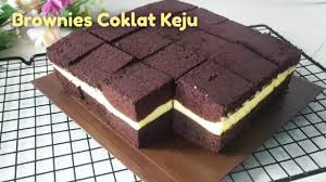 Kocok telur, gula pasir, dan emulsifier sampai mengembang. Bolu Kukus Pelangi 1 Telur Bolu Rainbow Youtube