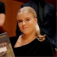 40+ "Isabel Jansen" profiles